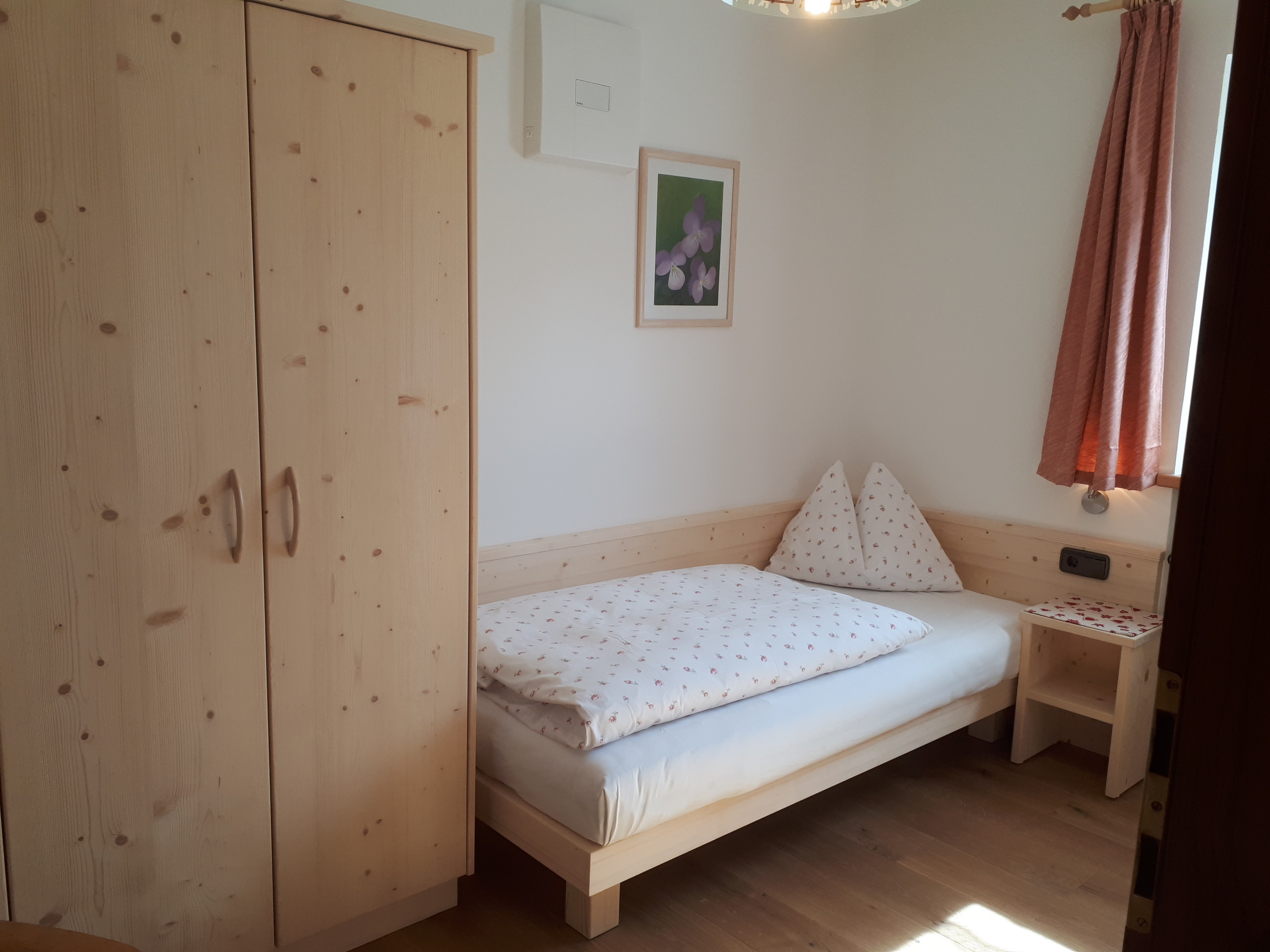 Schlafzimmer Wohnung Alpenrose