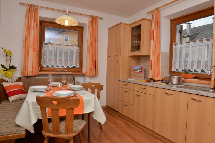 geräumige Küche Wohnung Alpenrose